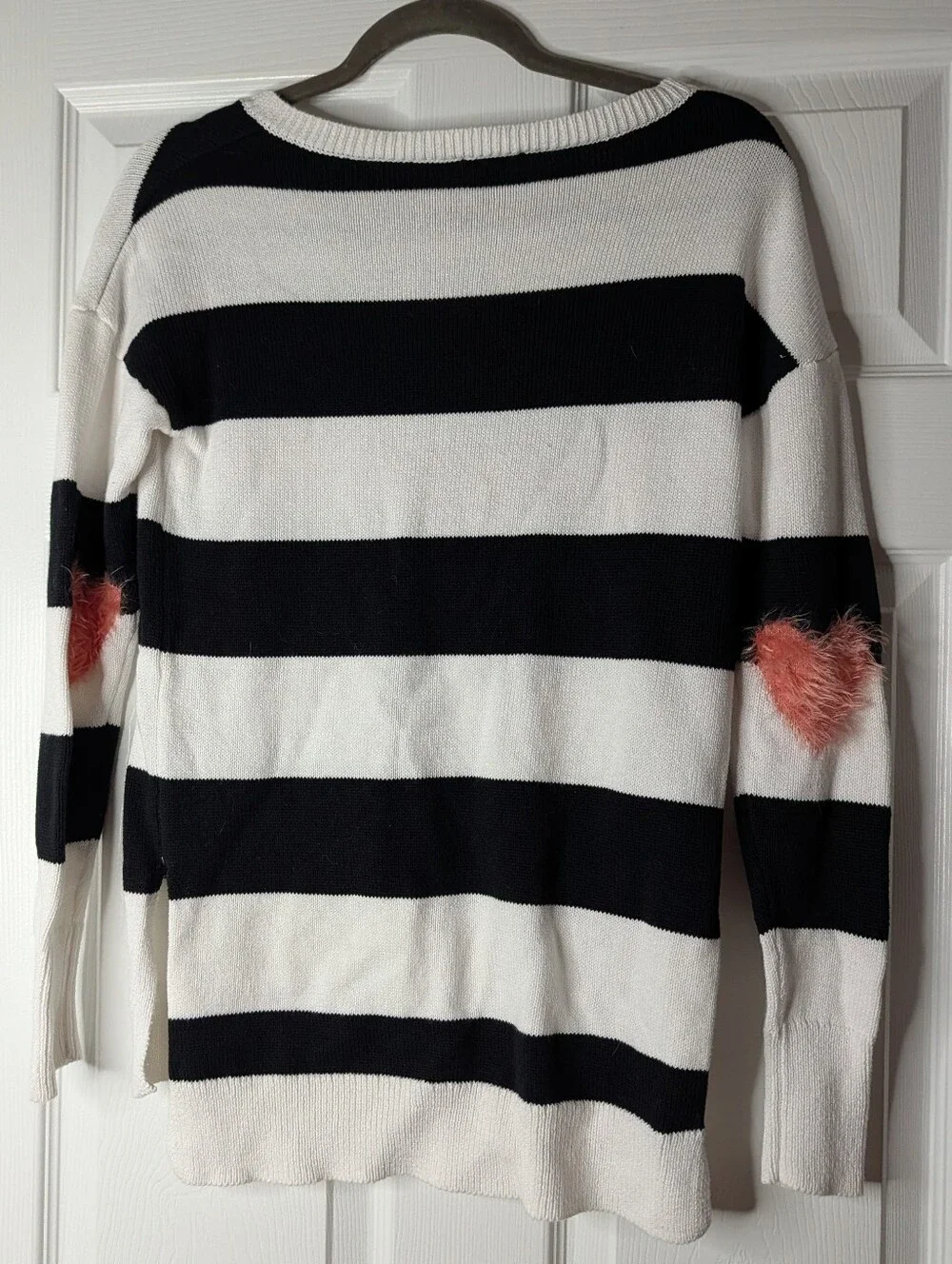 Copper Key Love Heart Striped Sweater Women’s Small Black White V-Neck Fuzzy Hea